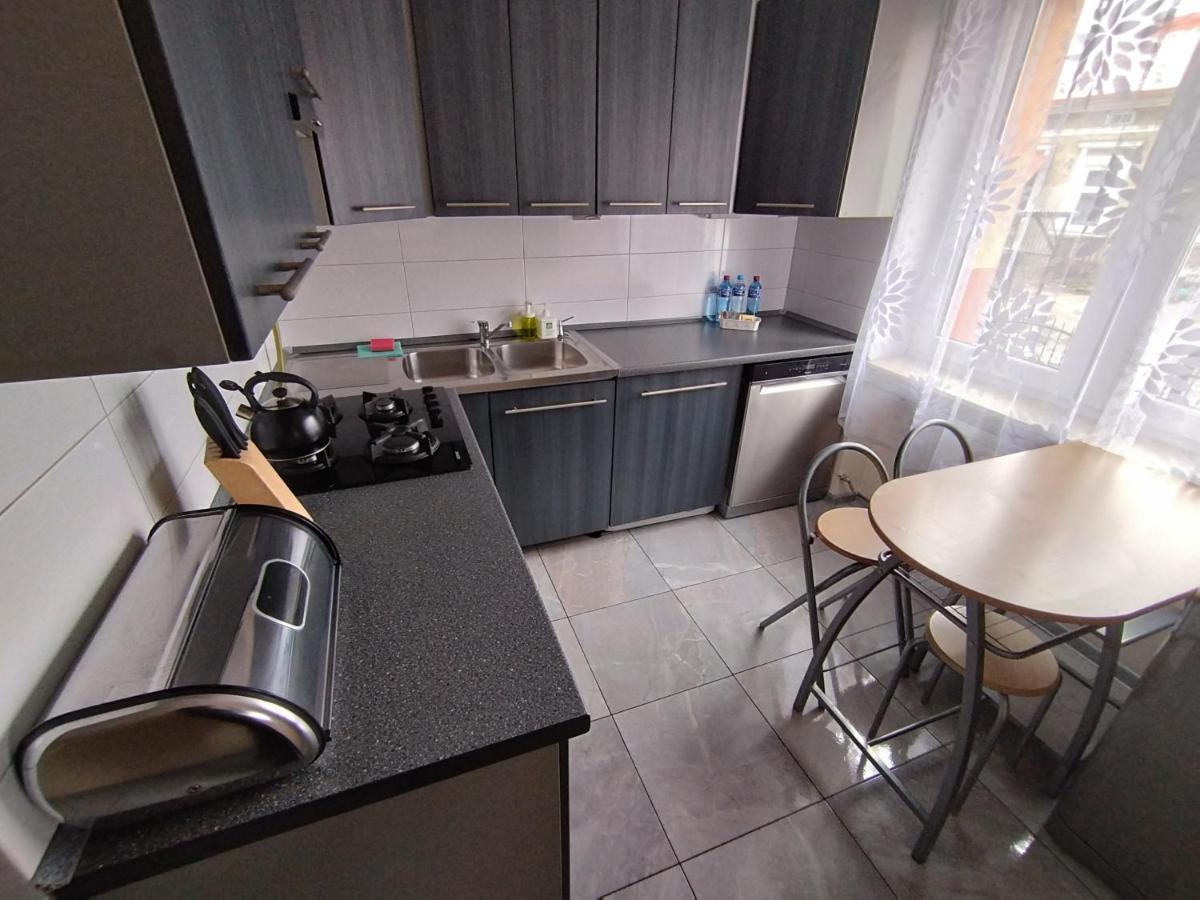 Apartament Przy Dworcu W Sanoku Exteriör bild